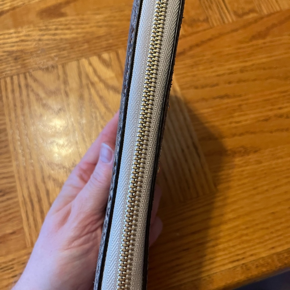 🍁Like New Michael Kors Wallet🌲 - Picture 15 of 16